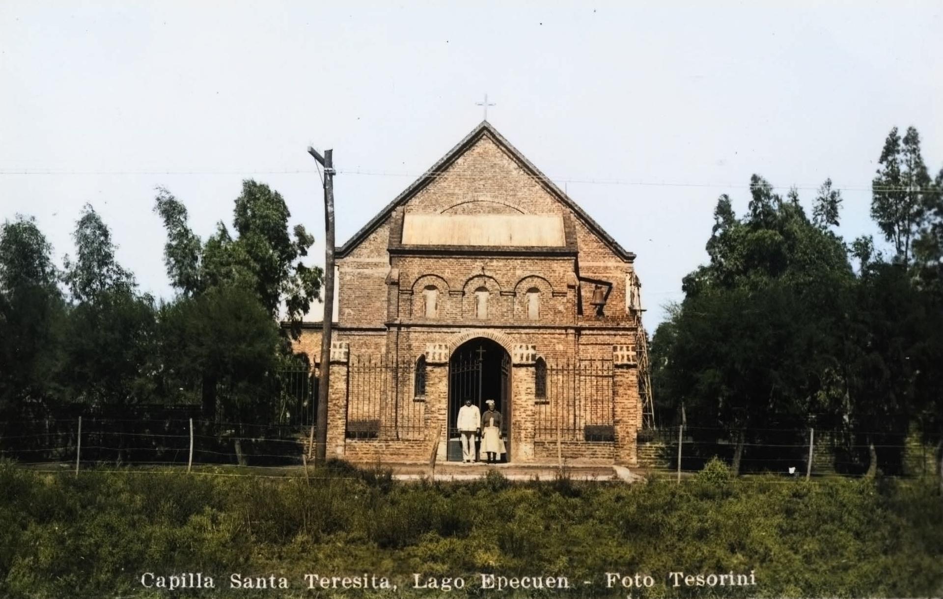 Iglesia Santa Teresita 1930ca. Coloreada