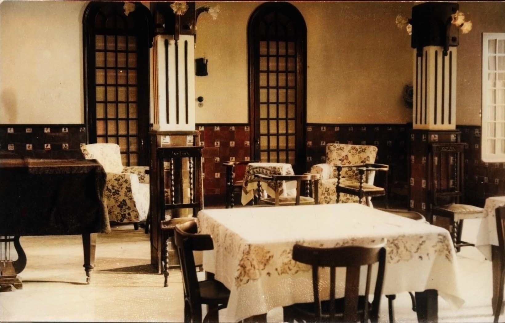 Plage Hotel comedor coloreada